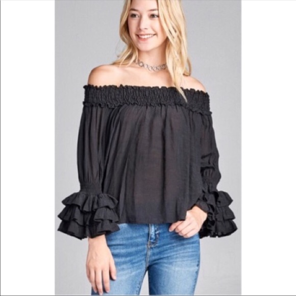 ❗️Last one❗️ruffled  off shoulder top - Picture 3 of 4